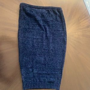 PrettyLittleThing chenille black midi skirt size 4